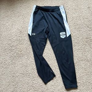 Women’s Under Armor sweatsuit